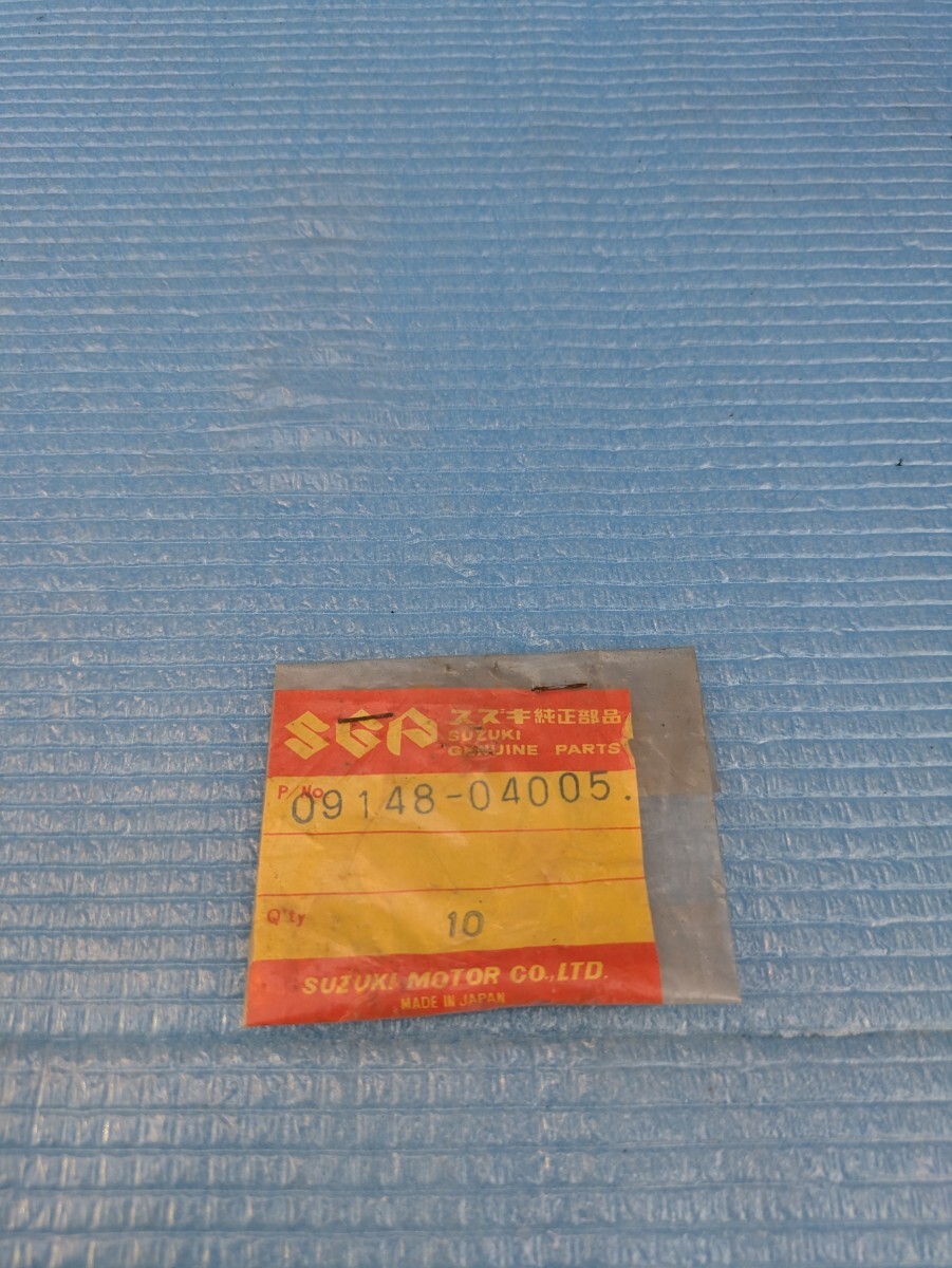 当時物 旧車 昭和レトロ スズキ純正 カラー タンクエンブレム取付? 検索)TS50 TS90 TS125 TS400 RV50 RV70 RV90 RV125 ウルフ T90 T125拍卖