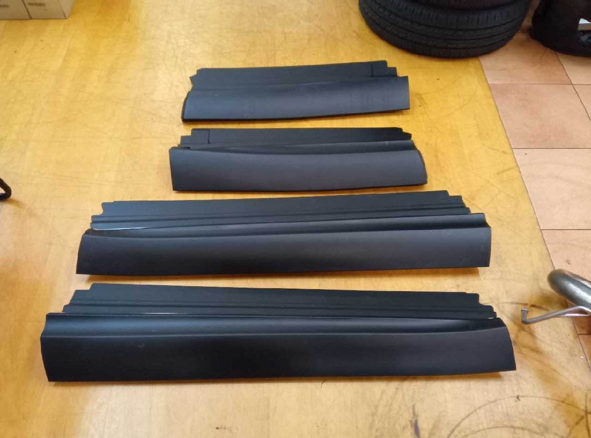 クラウンクロスオーバー純正サイドアンダーパネル トヨタ 品番:75077-30030 太田拍卖