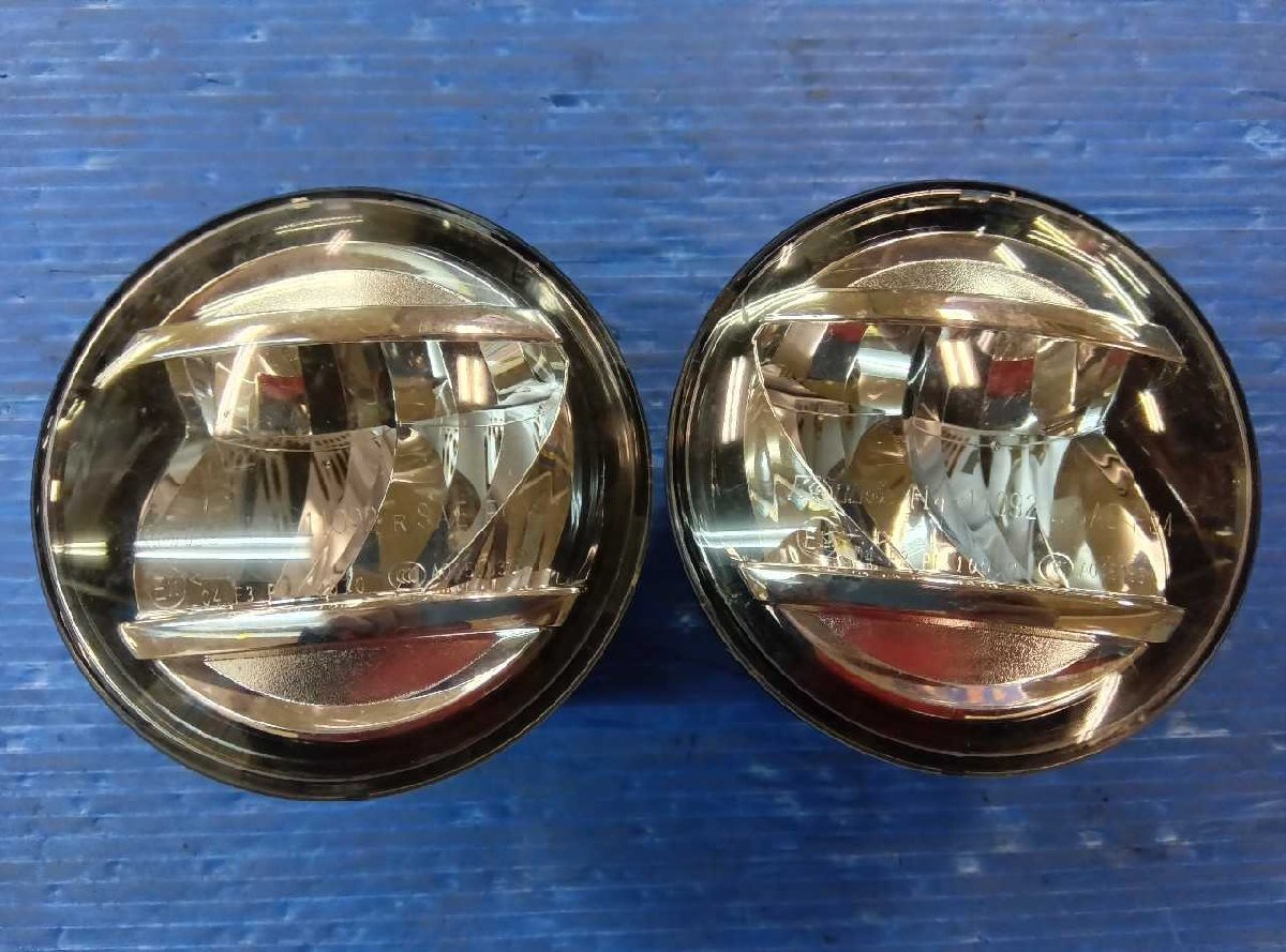 ダイハツ純正LEDフォグランプ左右 KOITO 114-11092 太田拍卖