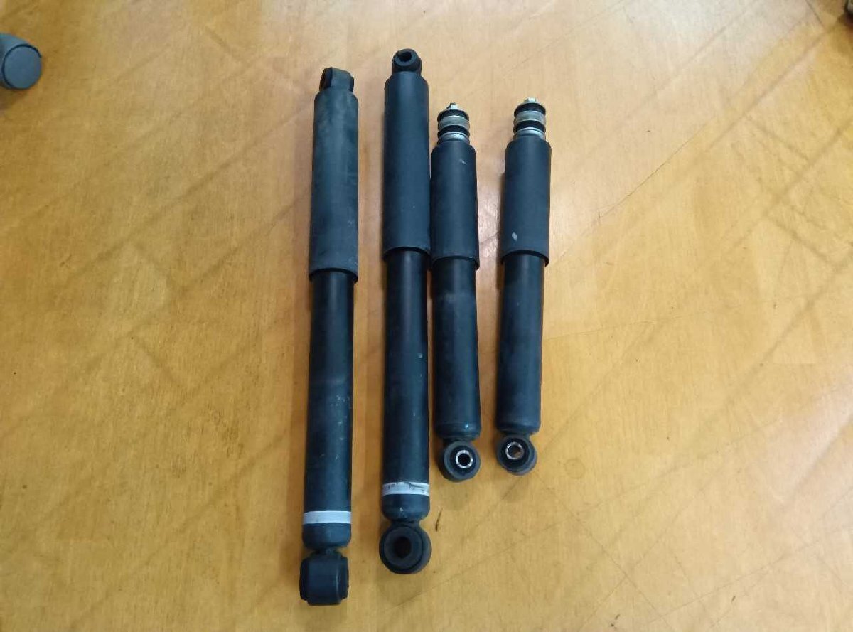 ハイエース(200系)純正ショック1台分 トヨタ サスペンション 48531-26A10/48511-26780 太田拍卖