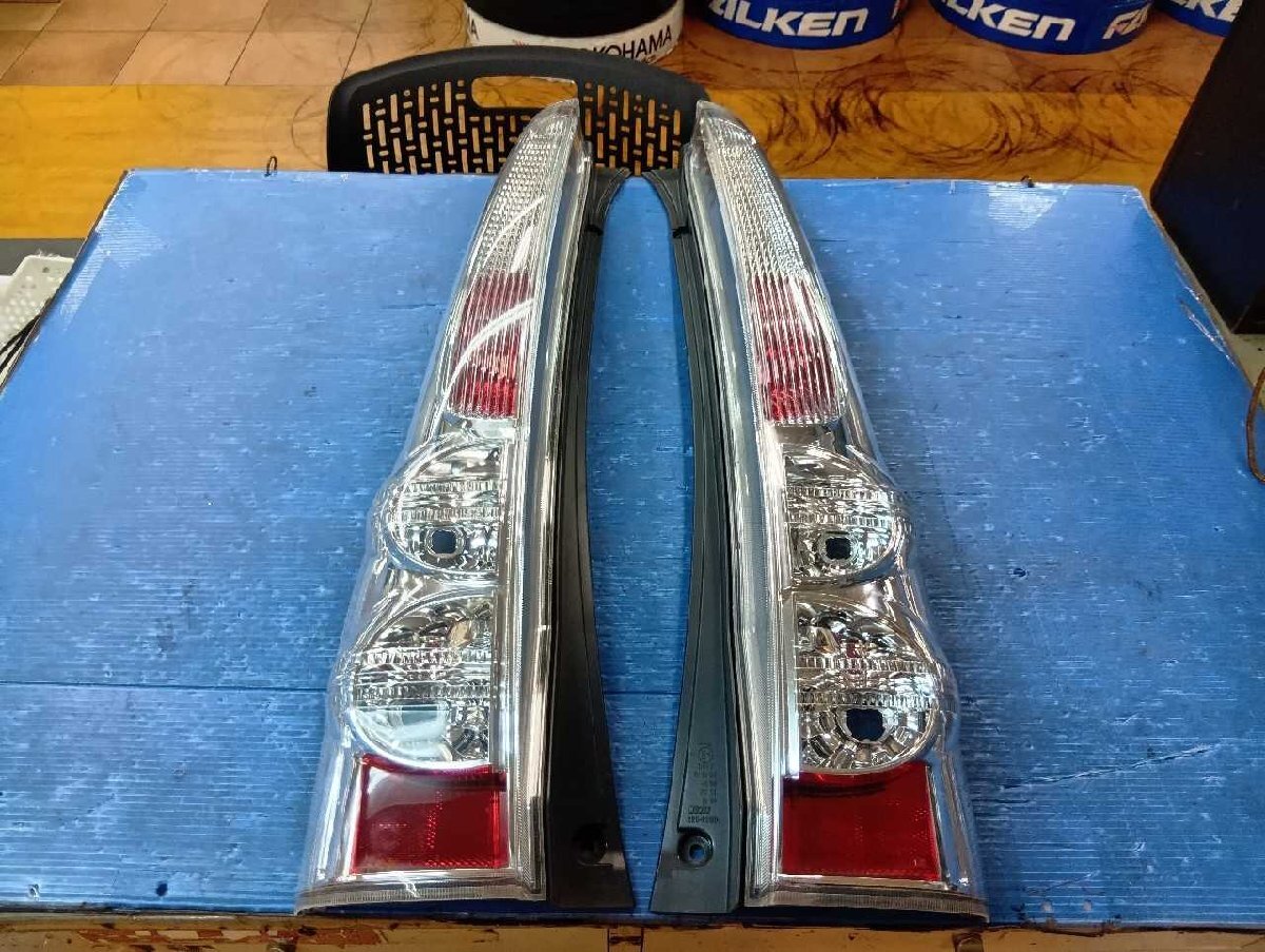 ステラ(RN1)純正テールレンズ左右 スバル KOITO 220-20991 太田拍卖