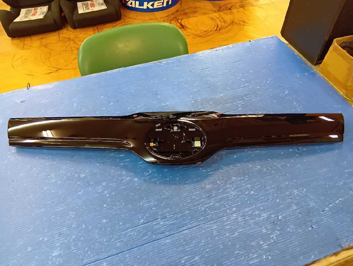 ノア(90系)純正ボンネットモール トヨタ SZ 75770-V1010 ブラック 太田拍卖