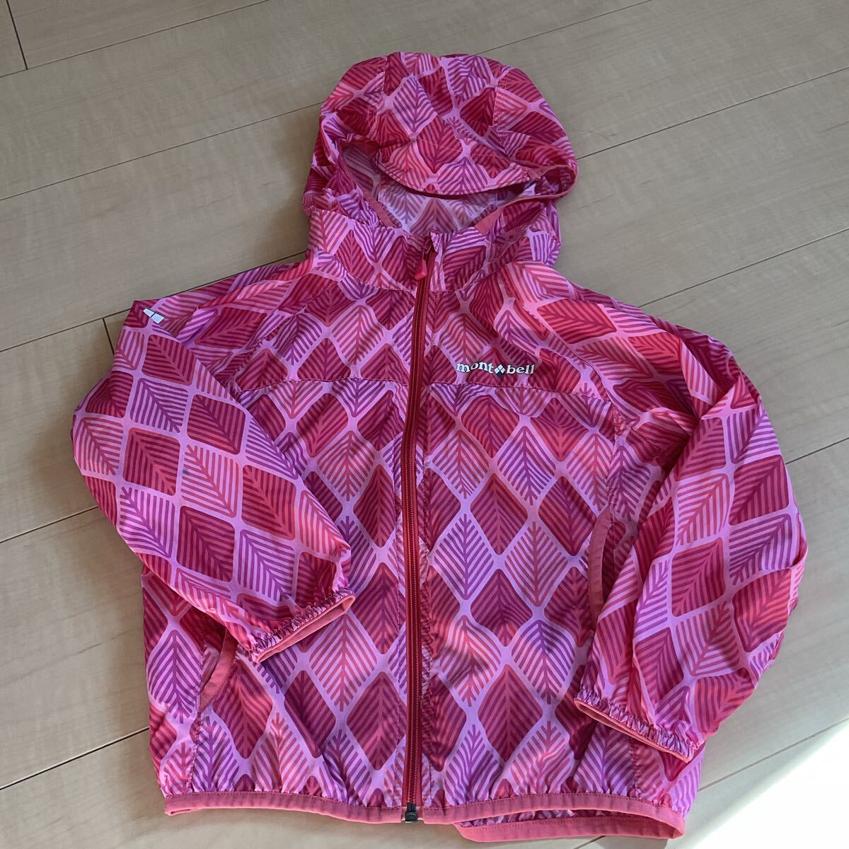 mont-bell モンベル ピンク葉っぱ模様ウィンドブレーカー 100拍卖