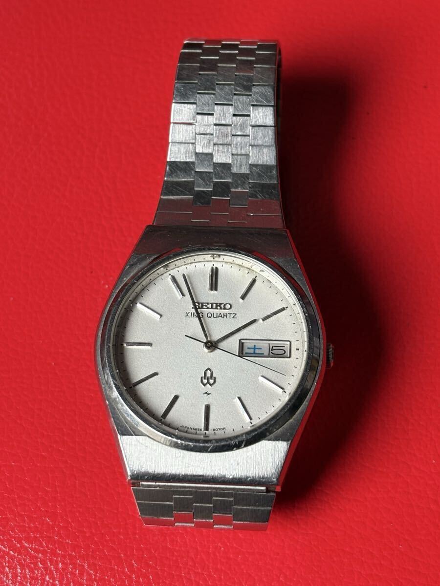 SEIKO KING QUARTZ セイコー キング クォーツ メンズ腕時計 3針 デイデイト シルバー 5856-8070 未チェックのジャンク扱い 純正ベルト拍卖