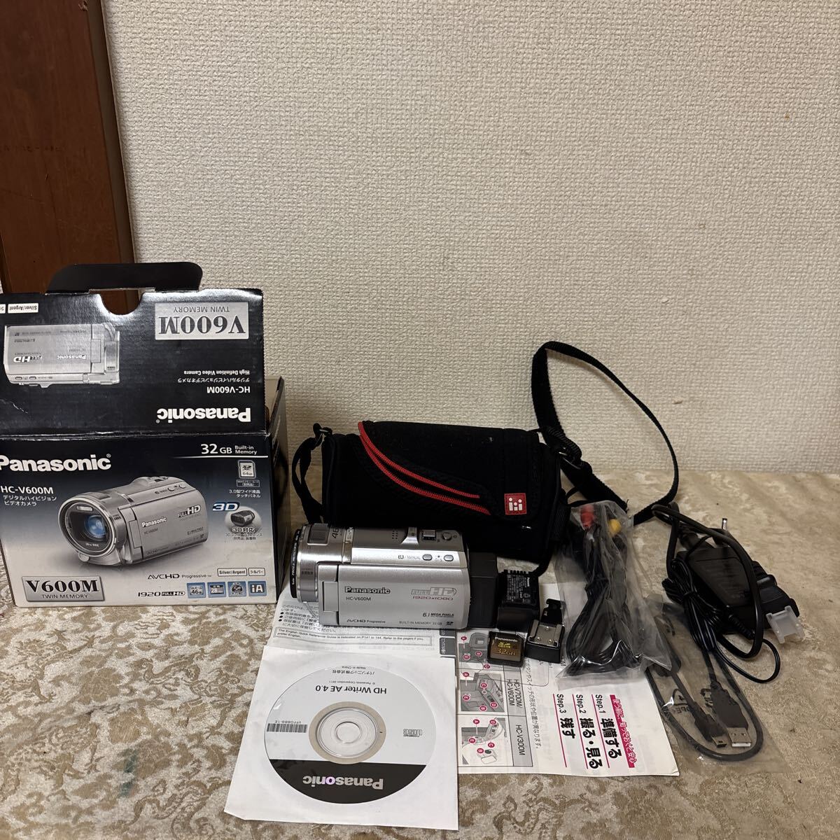 【超美品】 Panasonic パナソニック HC-V600M デジタルビデオカメラ拍卖
