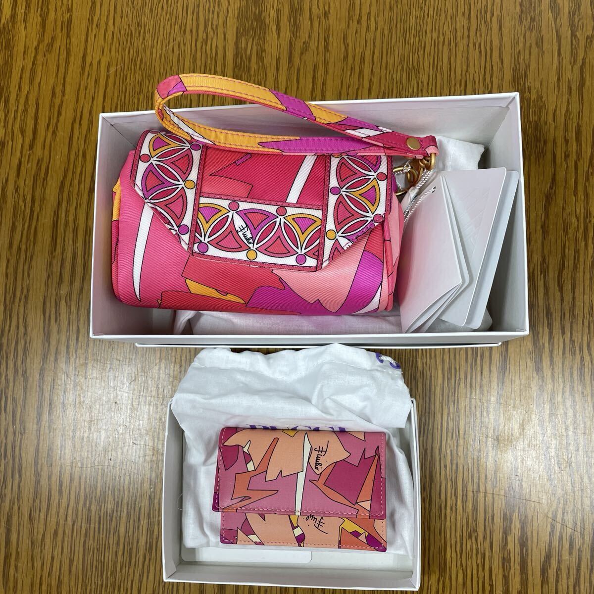 EMILIO PUCCIエミリオプッチ ポーチ、コインケース 2個セット 未使用拍卖