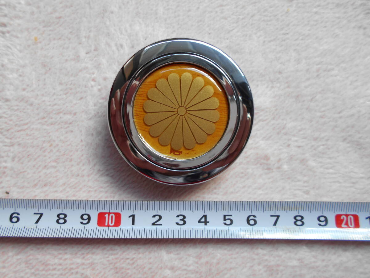 ホーンボタン 菊 家紋 MOMO モモ 50㎜ メッキ 入手困難 ナルディ ステアリング ハンドル 旧車 軽トラ 族 暴走族 送290円拍卖