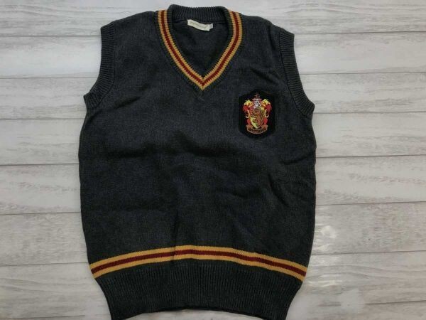 yujianxiong ハリーポッター グリンフィンドール寮 エンブレム刺繍 チルデン Vネック ニット ベスト メンズ 綿100% L グレー拍卖