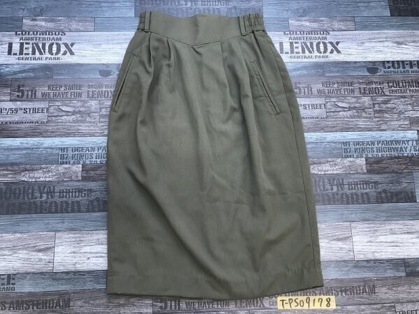 レディース 裏地付き タック入り スリットスカート 60-63 カーキ拍卖