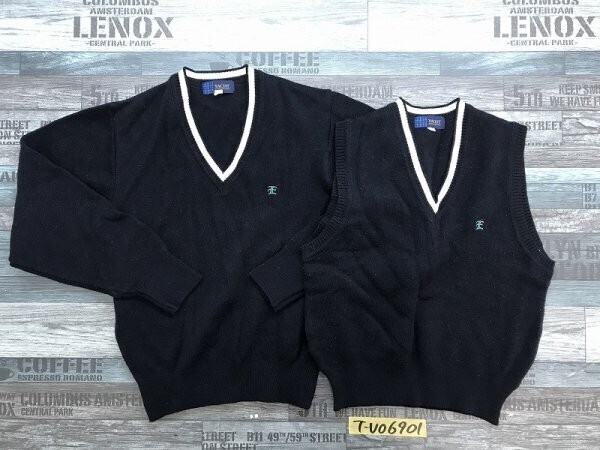 YACHT キッズ Vネック アンサンブル ニットソー 130 ネイビー拍卖