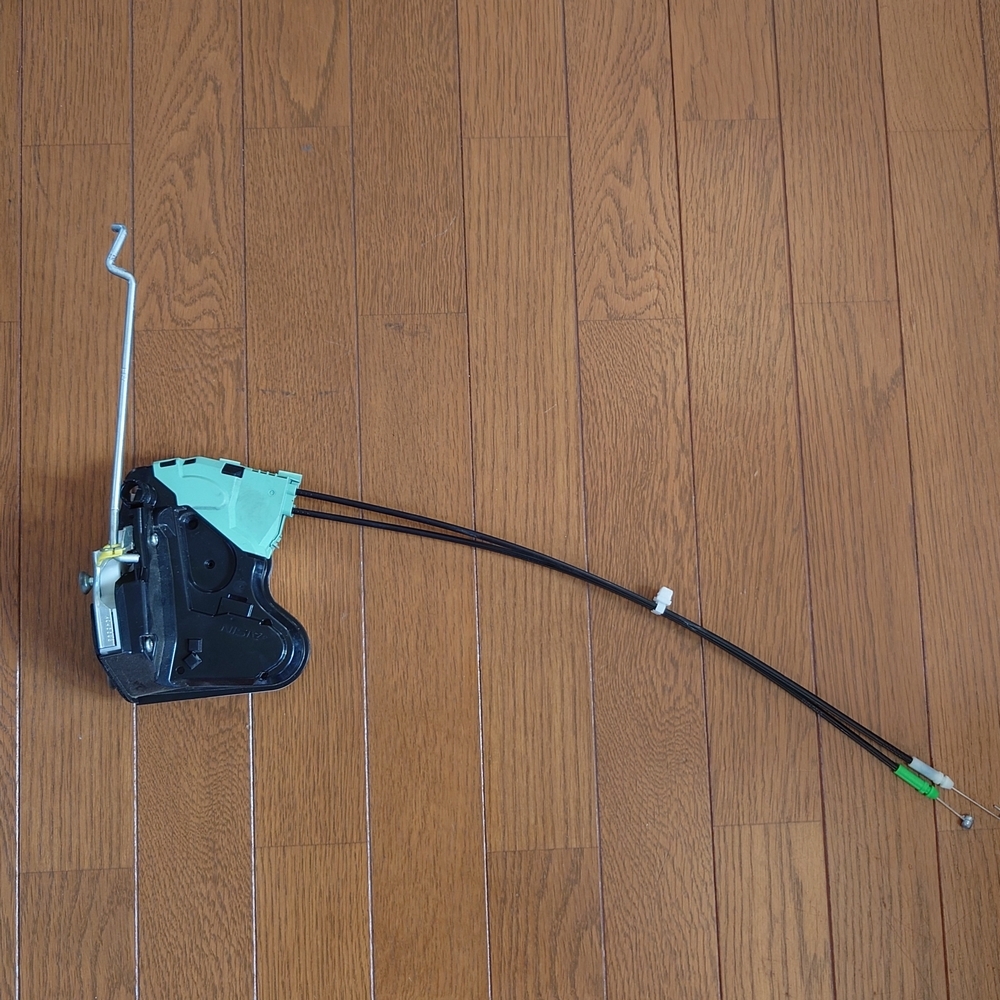 スズキ ハスラー(DAA-MR41S)左リアドア「ドアキャッチャー&オープナー」【中古】送料込拍卖