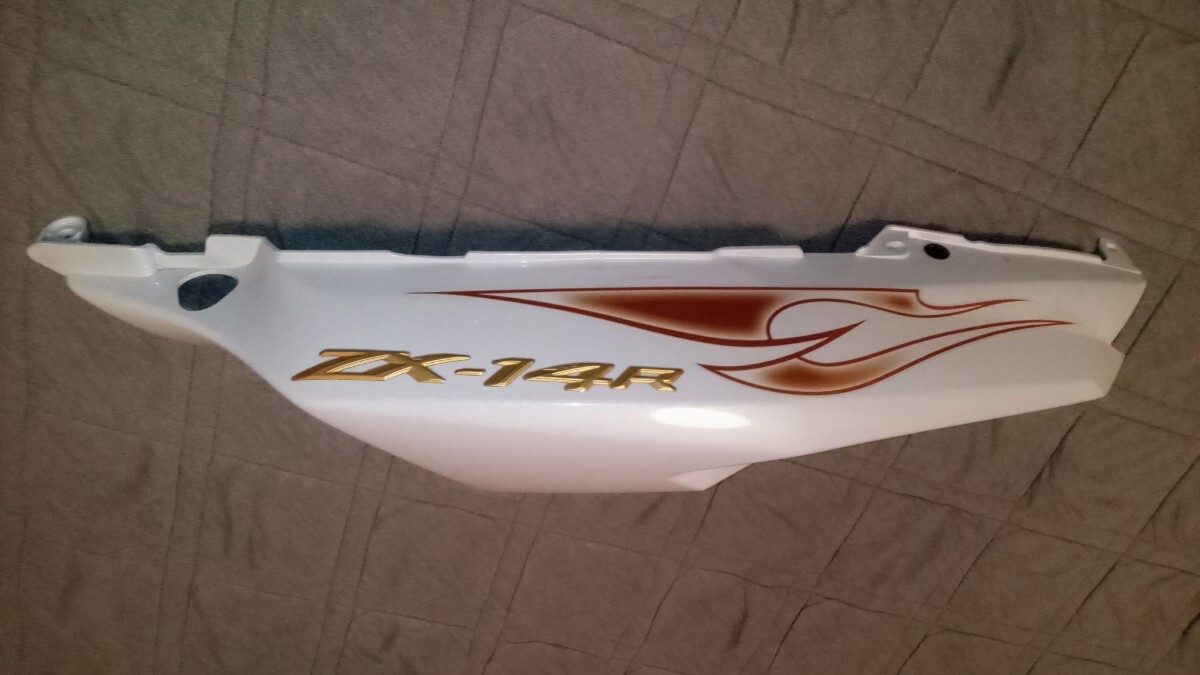 Ninja ZX-14R ZZ-R1400 純正シートカウル左 テールカウル ZZR1400 ZX14R オーリンズエディション パールスターダストホワイト拍卖