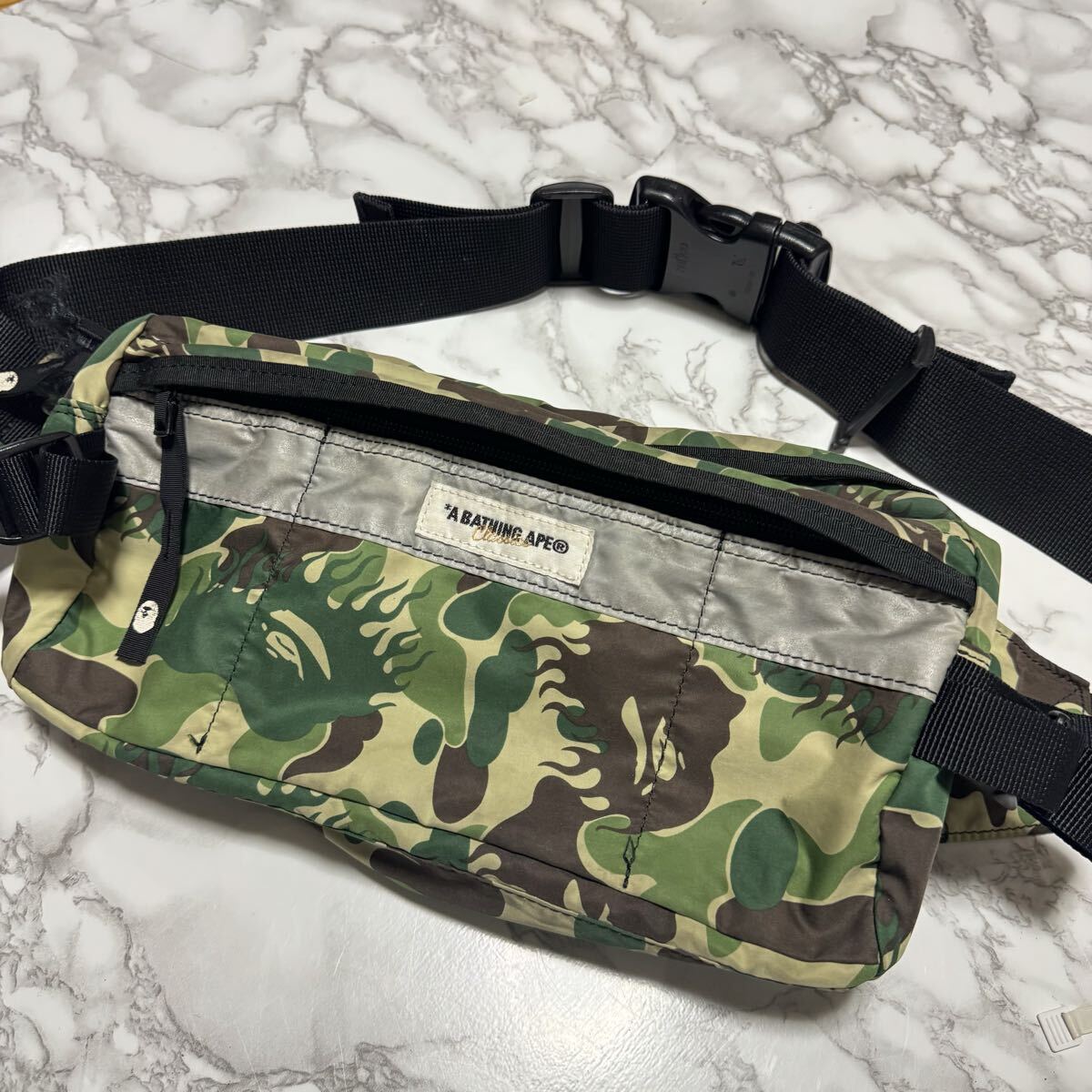 希少【bathing ape ア ベイシングエイプ【商品名】Burning Camo ウエストポーチ/ボディバッグ/バッグ ポーチ拍卖