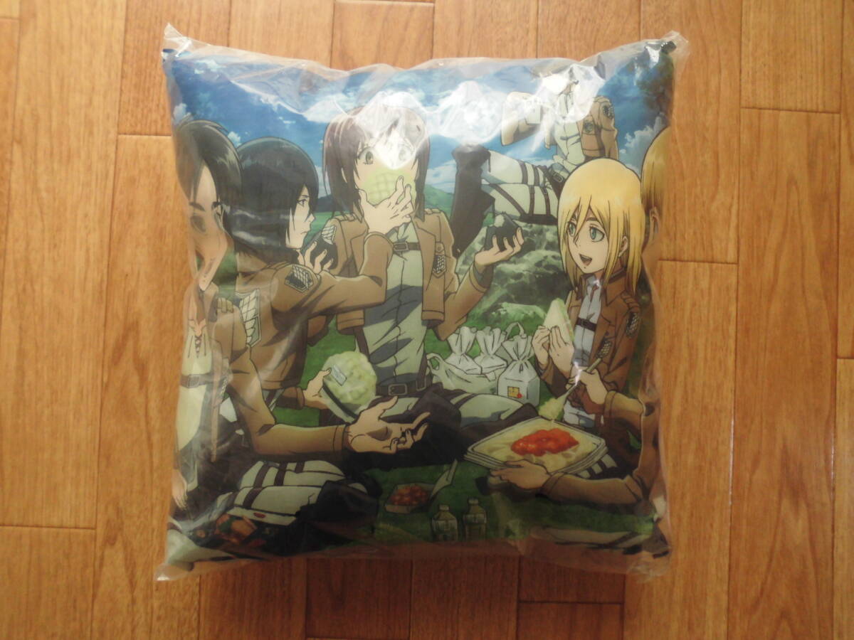 セブンイレブンオリジナル 進撃の巨人 クッション拍卖