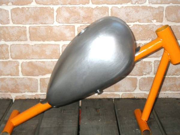 __★ピーナッツ タンク★ロートンネル ワッセルタイプ★新品 汎用★スポーツスターXL883ダイナFXDソフテイルXLH1200ショベルFXSパンFLST拍卖