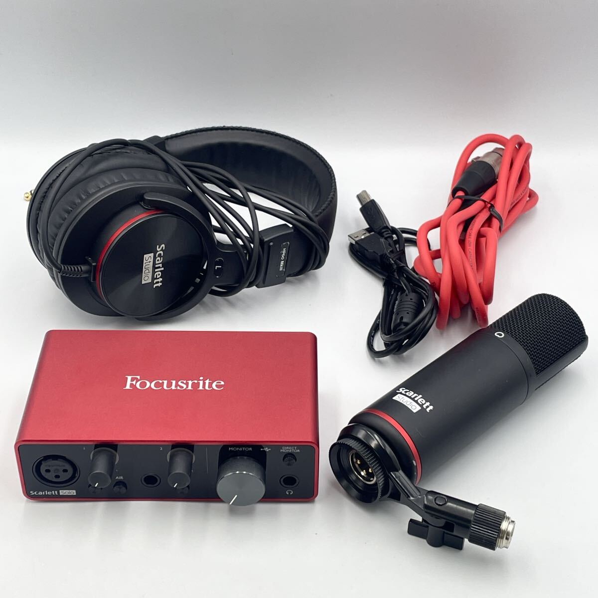 F Focusrite Scarlett 3点セット Solo Studio オーディオインターフェース コンデンサーマイク ヘッドホン フォーカスライト モノトク拍卖