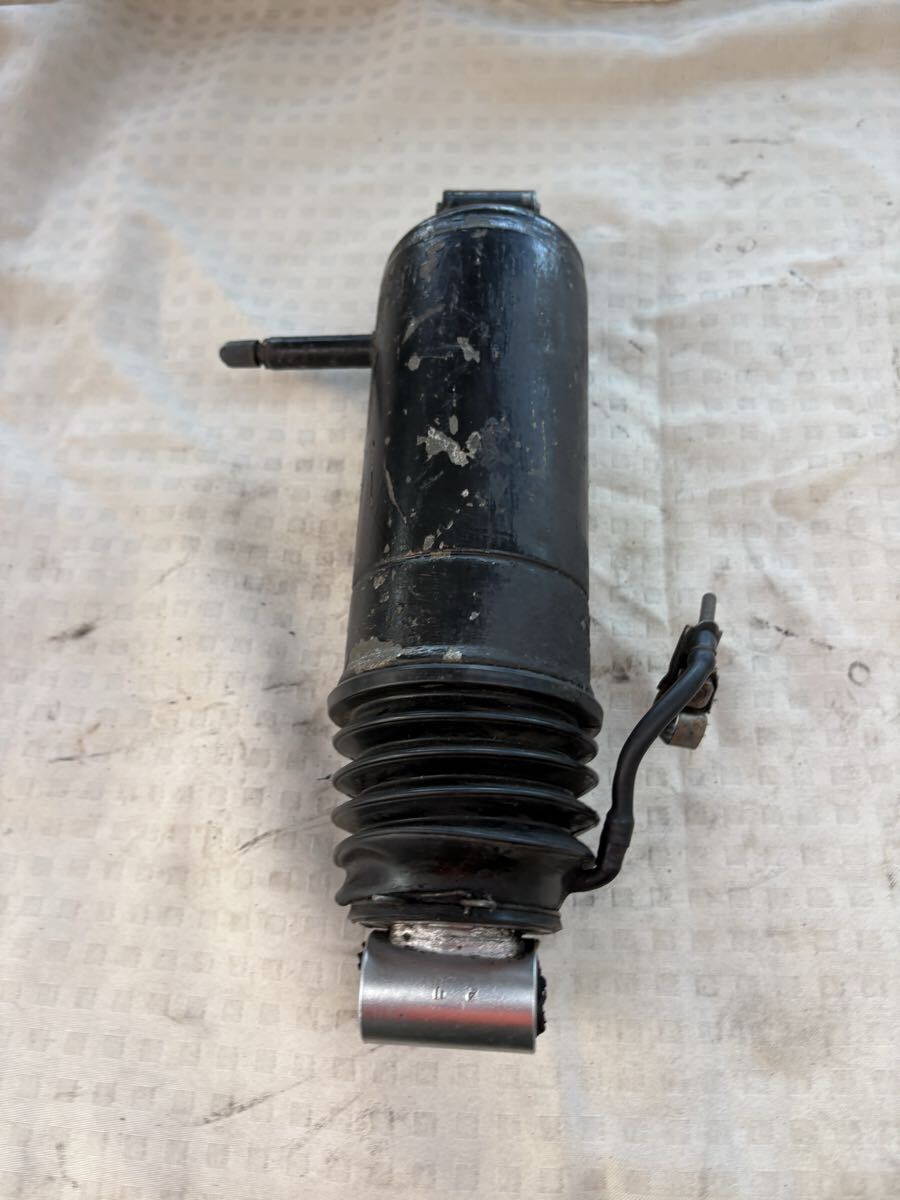 CBX400F 純正リアサスペンション SHOWA リアショック エアサスCBX550F リア サスペンション 部品 当時物 セルモーター拍卖