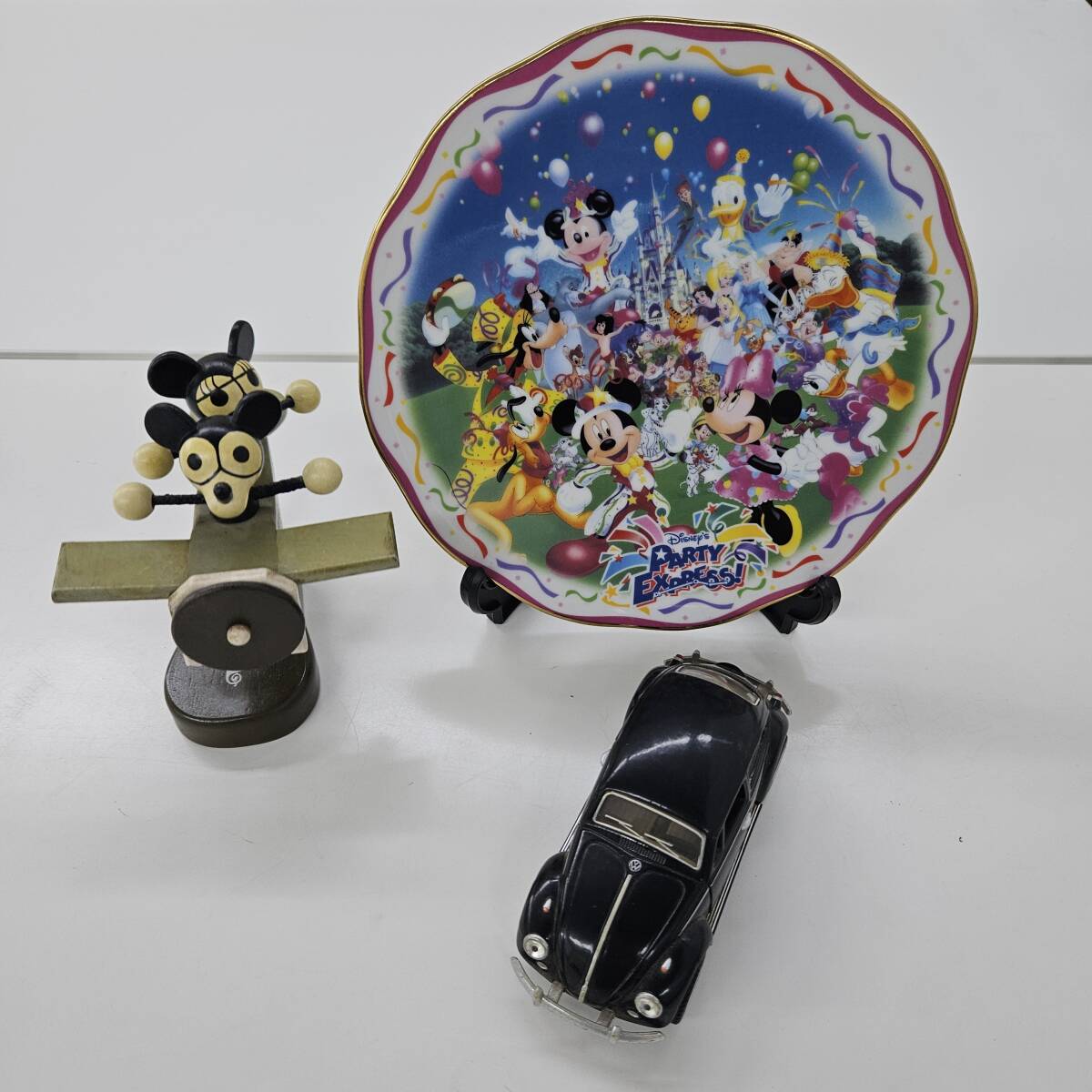 【中古】絵皿 ディズニー 置き物 飛行機 ミッキー プルバックカー ヴィンテージ フォルクスワーゲン【セット】拍卖
