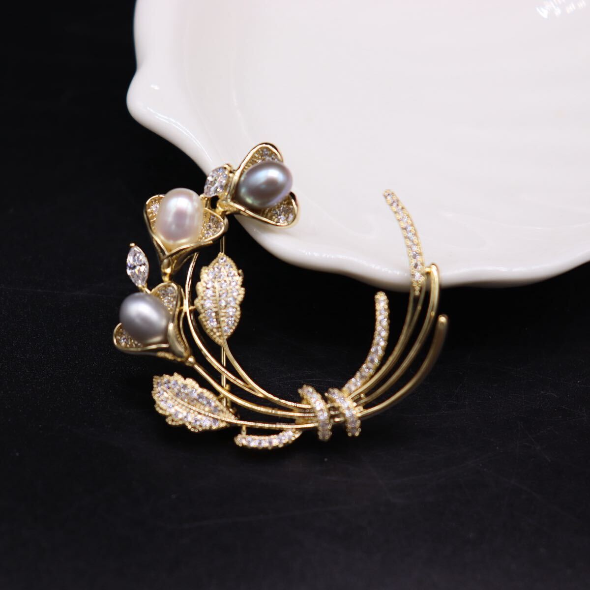花モチーフ ブローチ 淡水パールジルコン花コサージュ卒業式入学式結婚式胸飾り フラワーお誕生日記念日クリスマス母贈り物拍卖