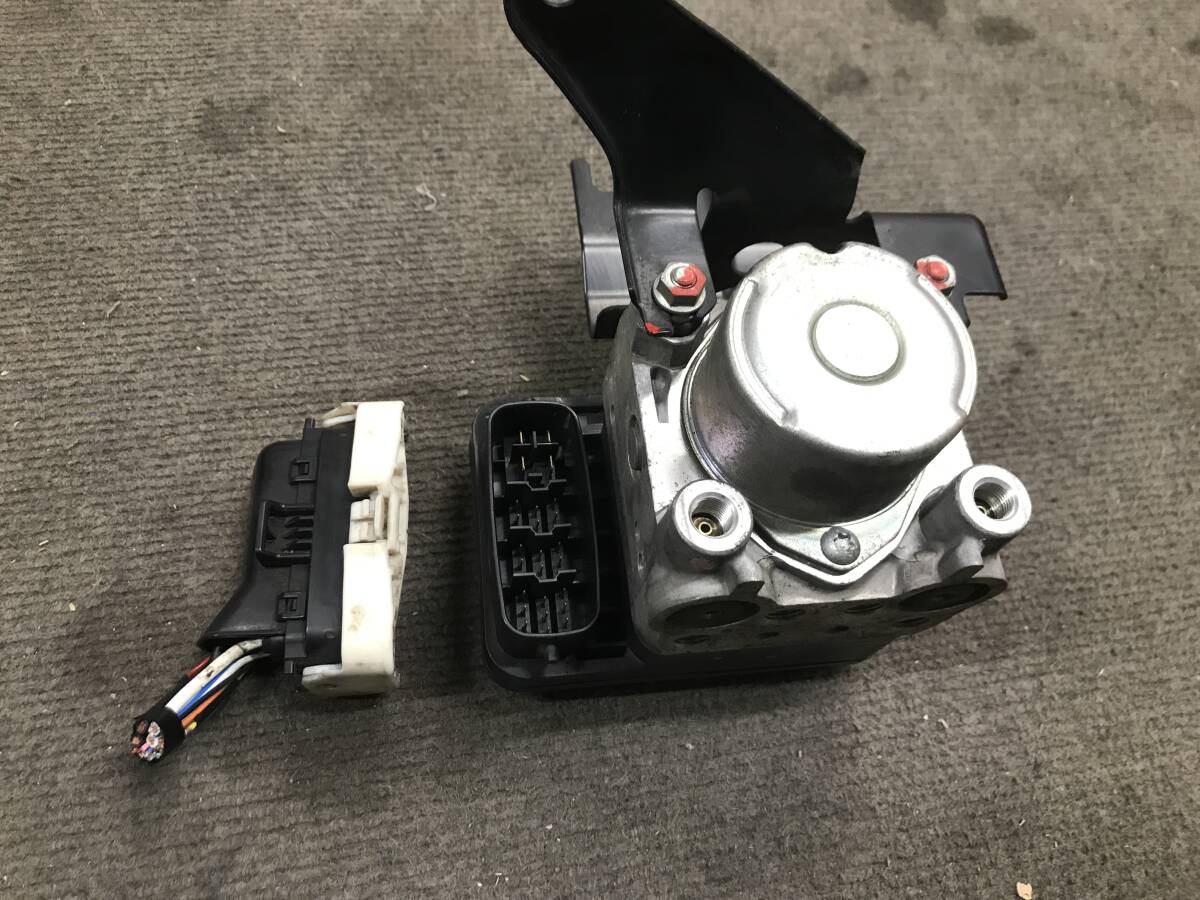 HN22S KEIワークス 9型 後期 5MT/FF車 ABSユニット ADVICS 75H0 56100-75H40拍卖