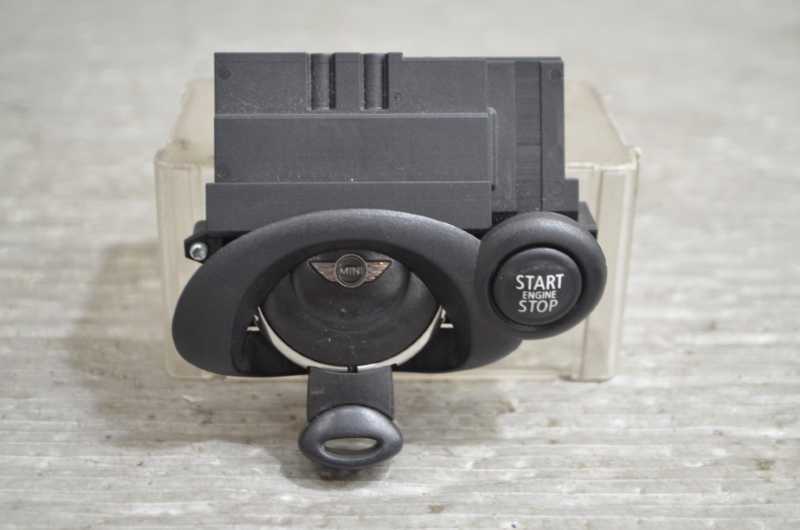 ミニ クロスオーバー 右ハンドル R60 後期(ZA16) 純正 動作保証 エンジンスタートスイッチ プッシュ 9 231 739 61359299332 k092983拍卖