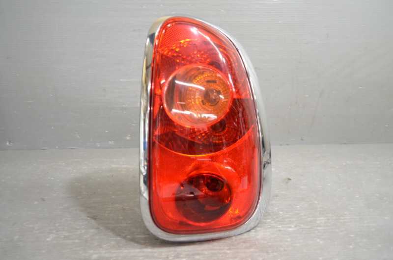ミニ クロスオーバー バッキンガム 右ハンドル R60 後期(ZA16) 純正 破損無 動作保証 右 テールライト 03.444.65.0 63219808154 k092970拍卖