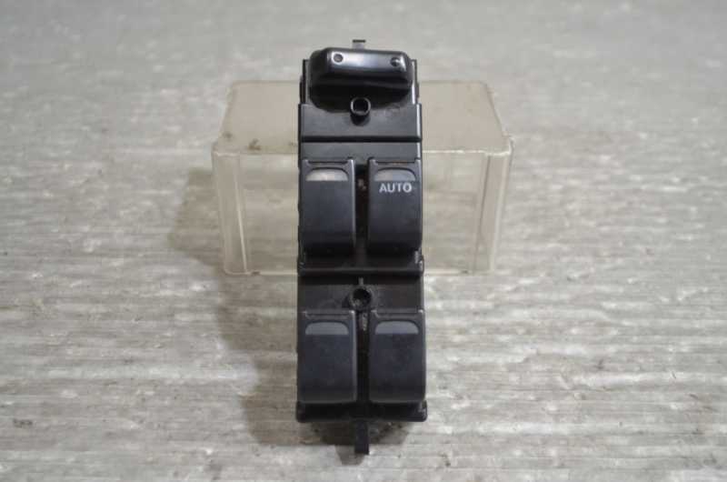 スイフト 前期(HT51S) 純正 破損無 取付OK 動作保証 右 フロント パワーウィンドウスイッチ /37990-82G30-P4Z k093084拍卖