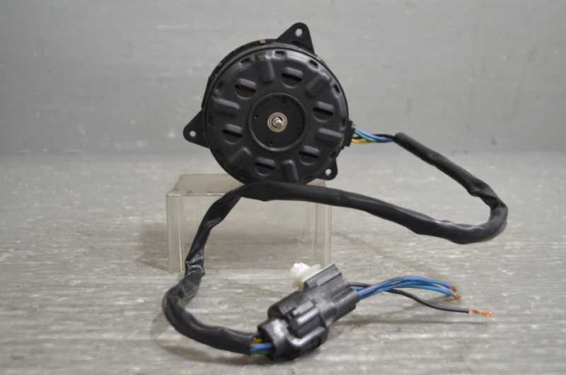 スイフト 前期(HT51S) 純正 デンソー 破損無 取付OK 動作保証 ラジエーター 電動ファンモーター 168000-3740/ 17120-80G00 k093085拍卖