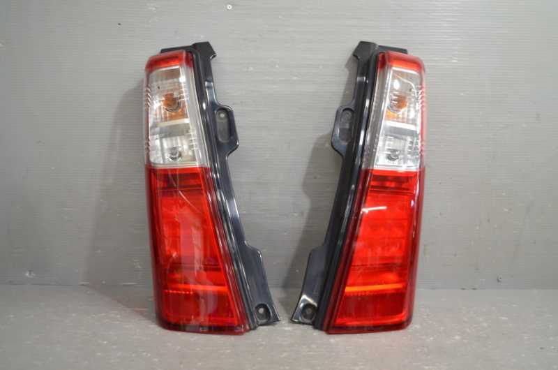ワゴンR 前期(MH34S) 純正 トウカイデンソウ 動作保証 テールライト 左右 セット テールランプ 右左 35603-72M0/35650-72M00 k093148拍卖