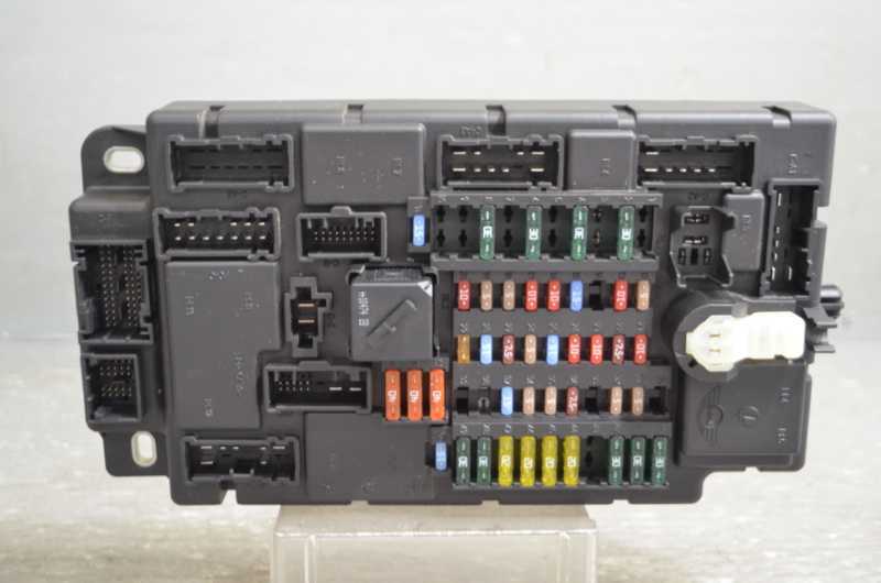 ミニワン R56 右ハンドル 中期(SR16) 純正 破損無 取付OK 動作保証 ヒューズボックス ジャンクションボックス 61.35 3455439-01 k093262拍卖