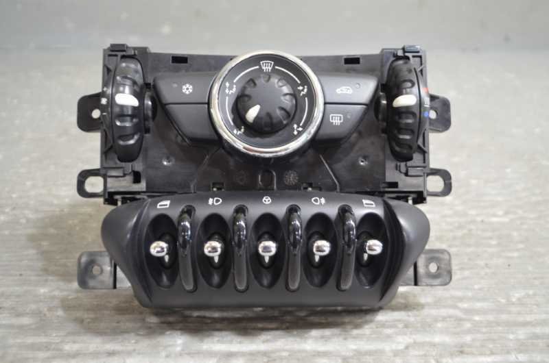 ミニワン R56 右ハンドル 中期(SR16) 純正 Valeo 破損無 取付OK 動作保証 エアコンスイッチパネル E1060548 k093261拍卖