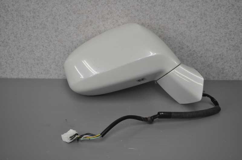 フリード G 前期 (GB3) 純正 破損無 動作保証 右 ドアミラー 電格 7P NH624P 白 8330 s021278B拍卖