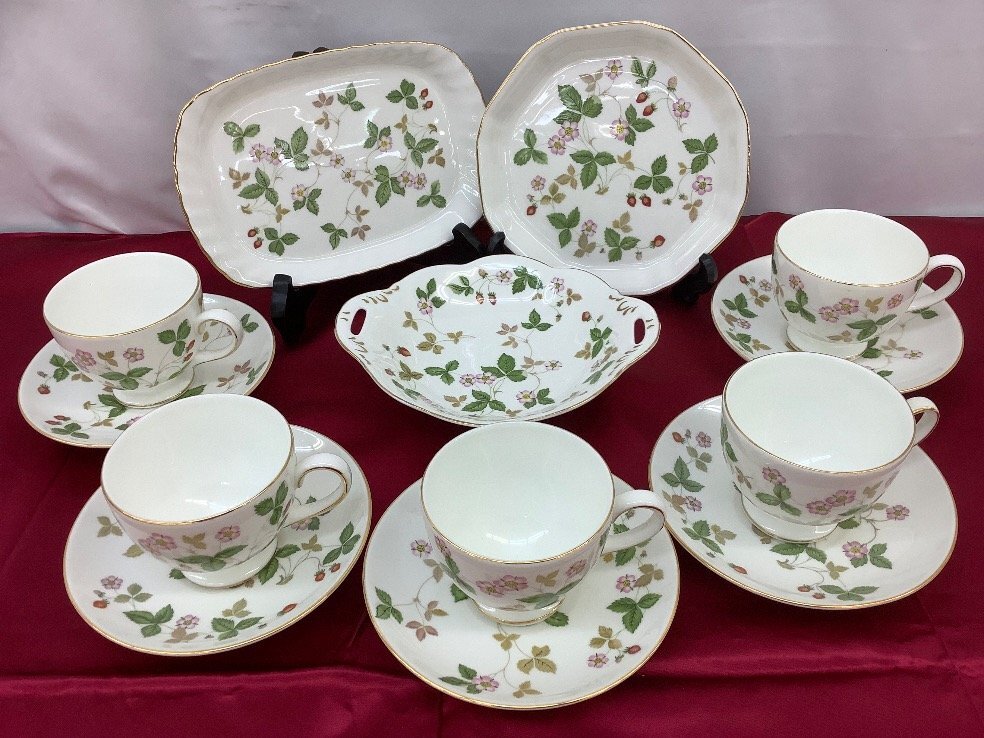 ウェッジウッド ワイルドストロベリーまとめ/カップ&ソーサー/プレート 皿立ては備品/ACB 中古品拍卖