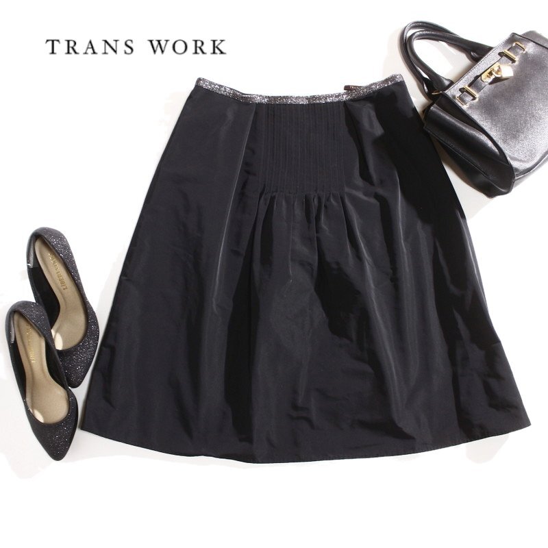 美品 TRANS WORK トランスワーク 株) 三陽商会 合物 ハリ 艶 ナイロン質感 ピンタック デザイン Aライン フレアスカート 9号 38 ブラック拍卖