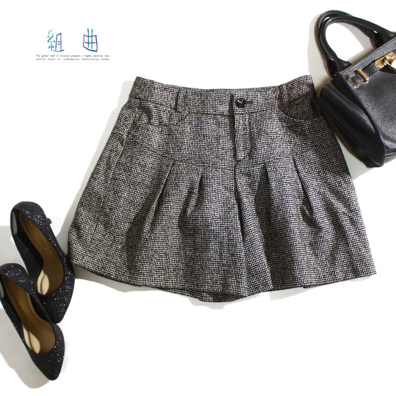 美品 組曲 クミキョク 株) オンワード樫山 秋 冬 ウール混 ツイード ショートパンツ キュロット 9号 2 ブラック 黒 ホワイト 白 フレア拍卖