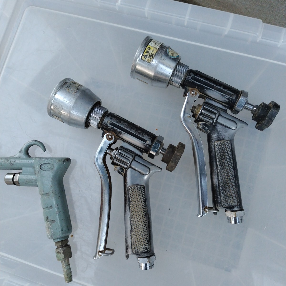 スプレーガン 2 個で!!エアー1個 (中古)拍卖