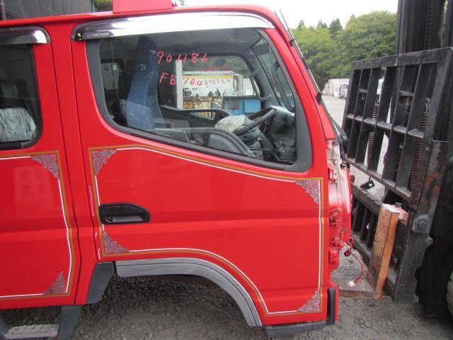 【個人宅配送不可】三菱 キャンター FB700B H16年式 ■右フロントドア ■指定色 中古 ★901186拍卖