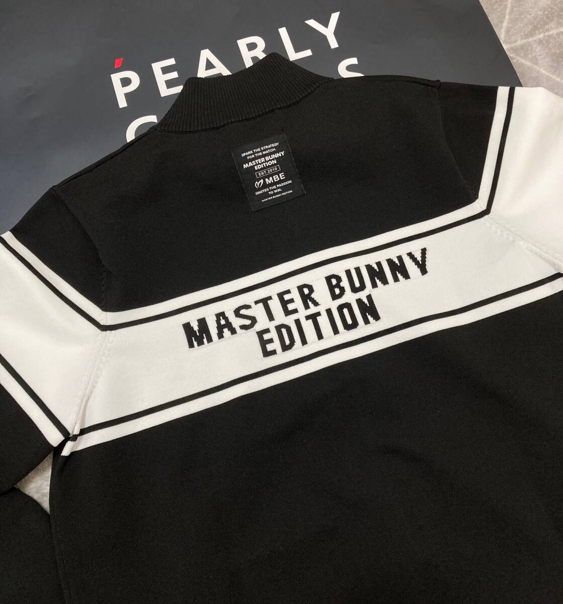 新品 パーリーゲイツ マスターバニー 天竺度詰め Wジャガード フルジップニットジャケット(4)サイズM/黒 MASTER BUNNY 37400拍卖