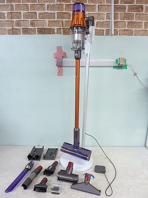 T801 ダイソン Dyson SV18 サイクロン式 コードレス クリーナー スタンド+付属品付き 動作確認済み 簡易清掃済み 掃除機 清掃 掃除拍卖