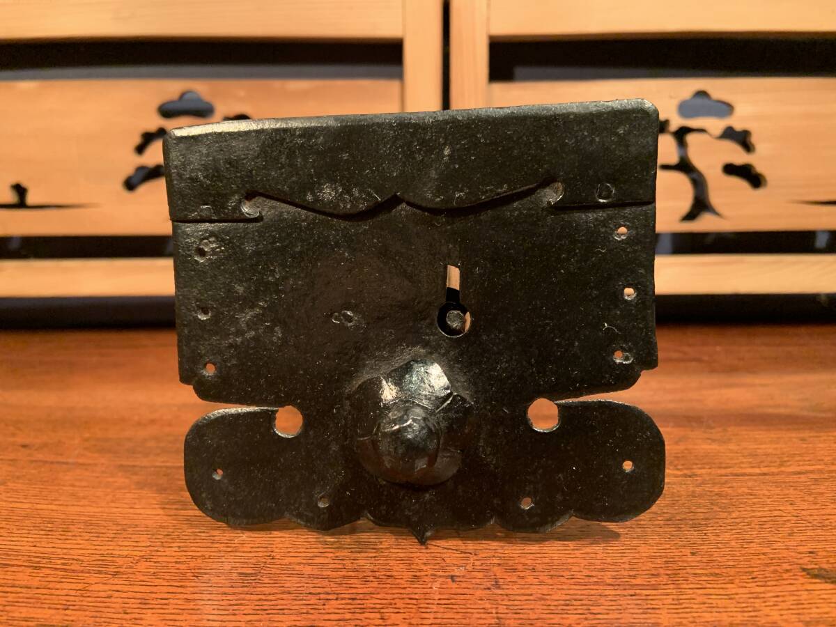 明治 福島睨み重厚鉄製鍵金具 帳場 船箪笥 蔵戸 岩屋堂 時代和箪笥部品拍卖