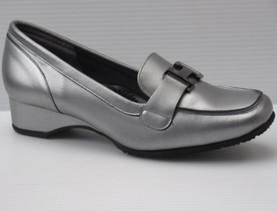 痛くない めっちゃ柔らかパンプス スポーツナイン 24.5 牛革 SPORTS NINE 6924 SLV 婦人 レディース 革靴 ローフアー モカシン スリッポン拍卖