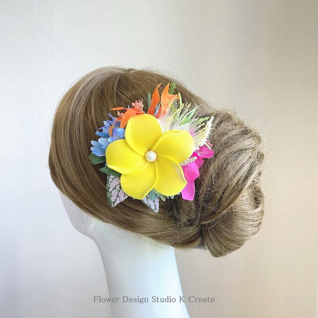 黄色いプルメリアとオレンジのネリネのヘアクリップ 髪飾り 黄色 イエロー ヘアクリップ フラ フラダンス プルメリア拍卖