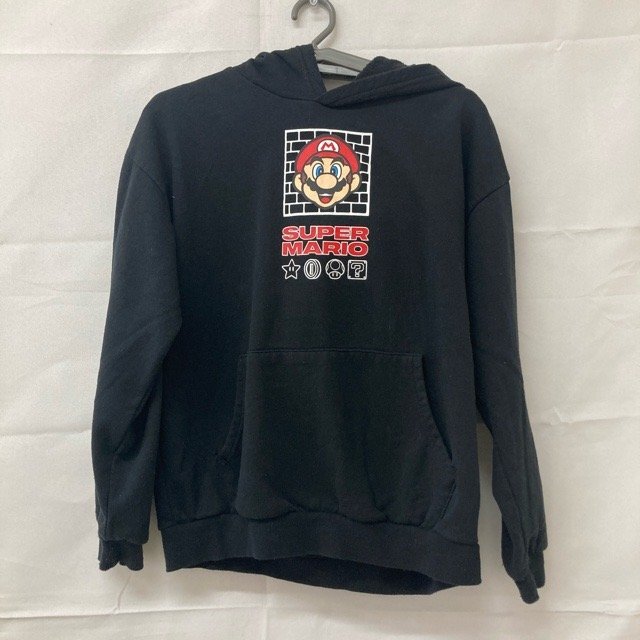 D7 スーパーマリオ 14/16(150cm) アメリカ古着 パーカー コットンポリ混 プリント ブラック SUPER MARIO キッズ拍卖