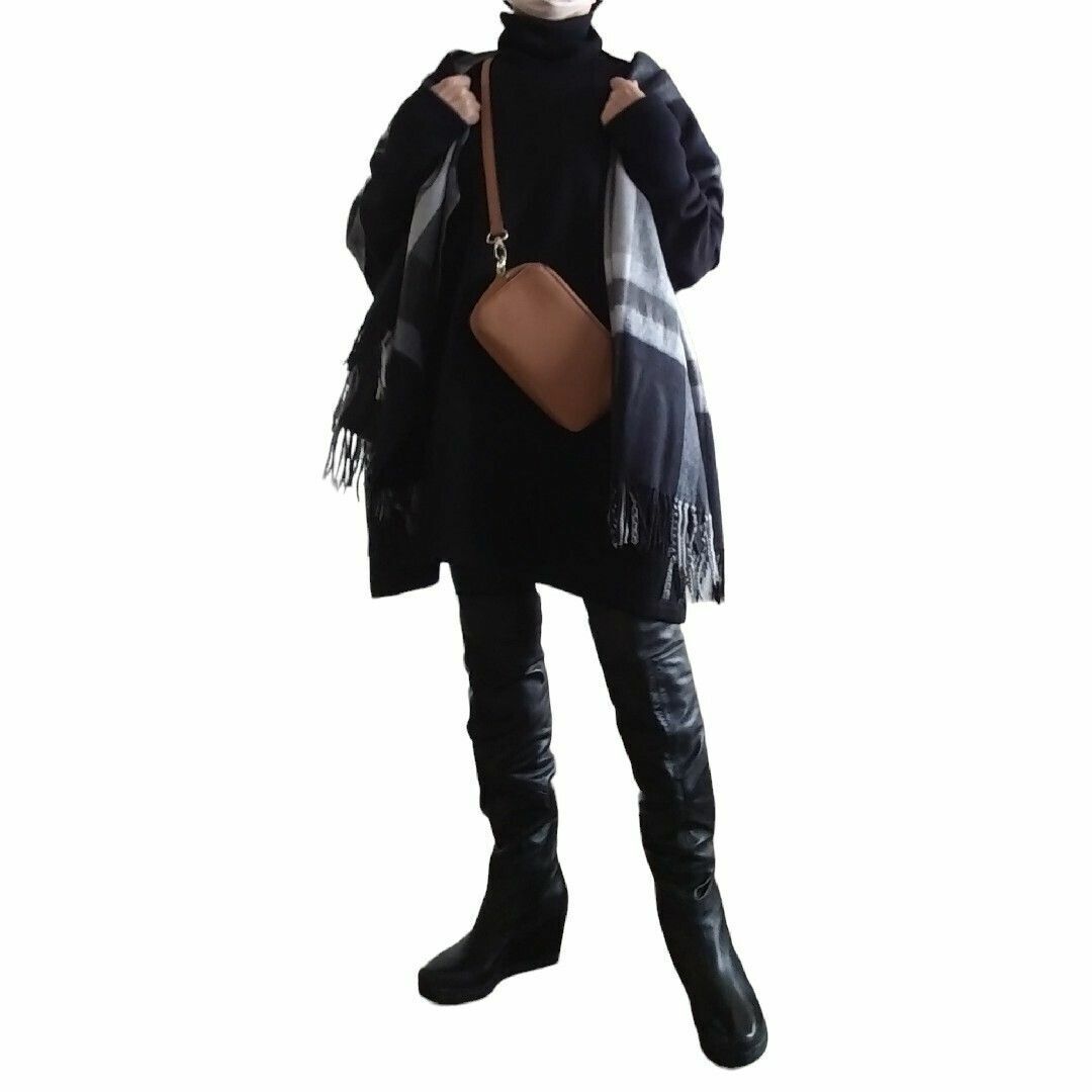 ほぼ、未使用!! モノトーン 大判ストール拍卖