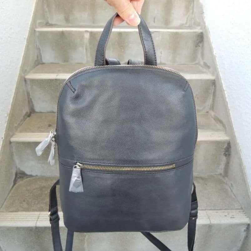 新品☆19800円☆ラウンド 小型 リュック 牛革拍卖