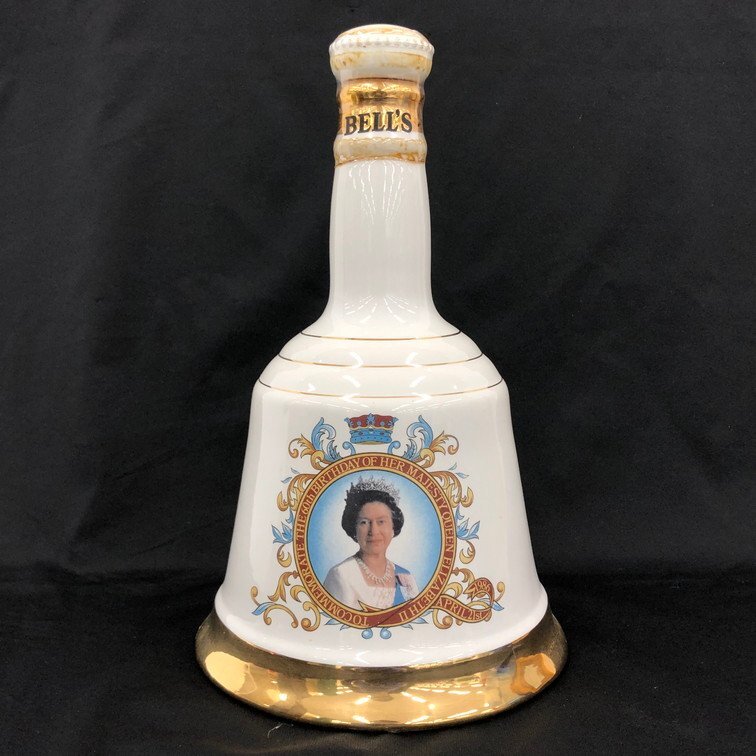 BELL'S ベルズ エリザベス女王 生誕60周年記念 スコッチウイスキー 陶器ボトル 750ml 43% 未開栓 国外酒【DKAE9053】拍卖