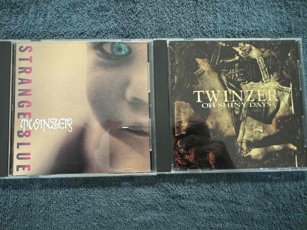 TWINZERツインザー オリジナルアルバムCD2枚セット 「STRANGE BLUE」「OH SHINY DAYS」生沢祐一拍卖