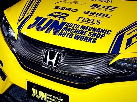 「ジュン/JUN AUTO」GK系フィット RS(GK3~6/GP5~6)前期用フロントグリル(綾織りカーボン/クリア塗装済み)拍卖