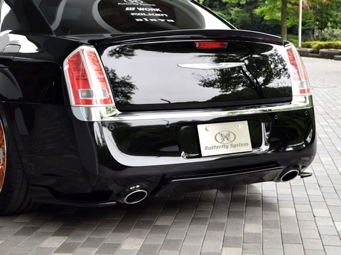 「バタフライシステム/GLANZ」CHRYSLER 300&300SRT8(LX36)前期用リアフラップスポイラー拍卖