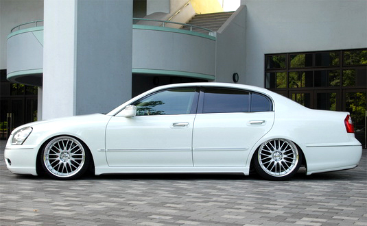 「バタフライシステム/KRONE」50系シーマ(F50)後期用サイドステップx左右拍卖